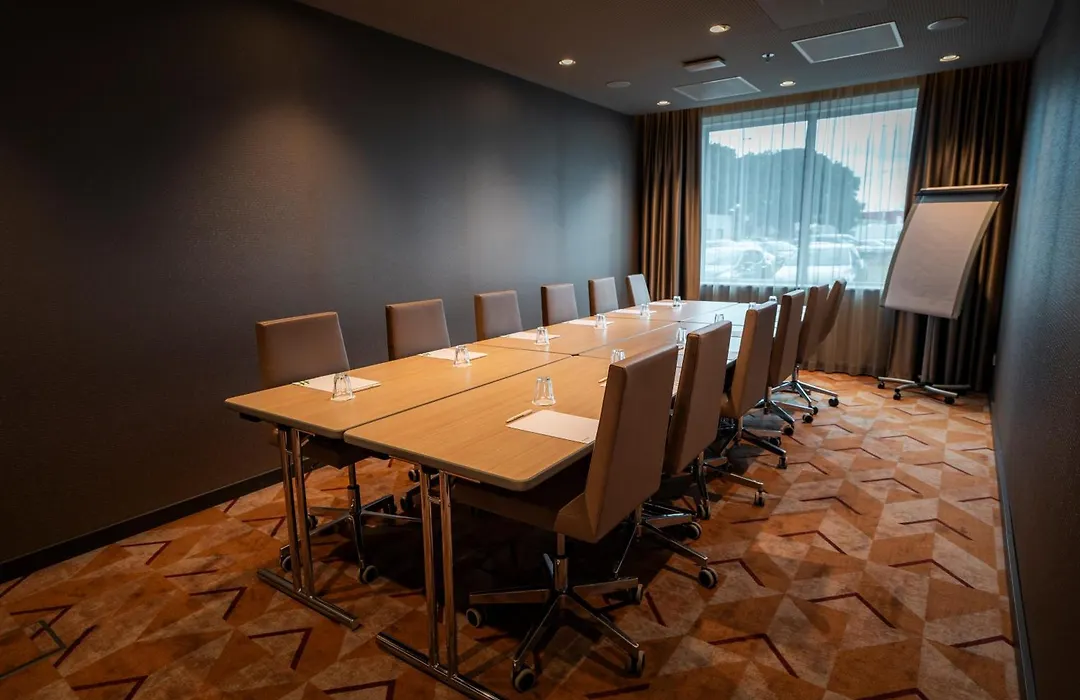 Holiday Inn - Eindhoven Airport-1